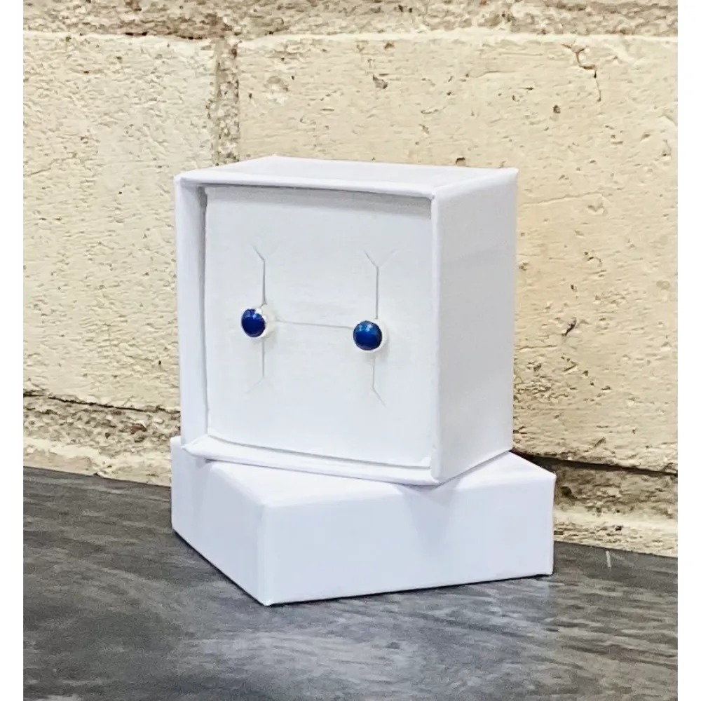 lapis studs round