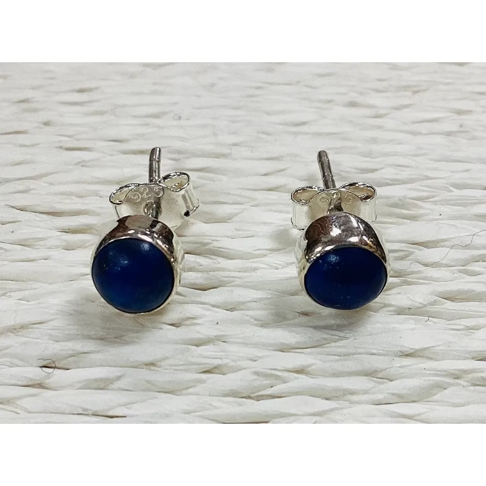 lapis studs round