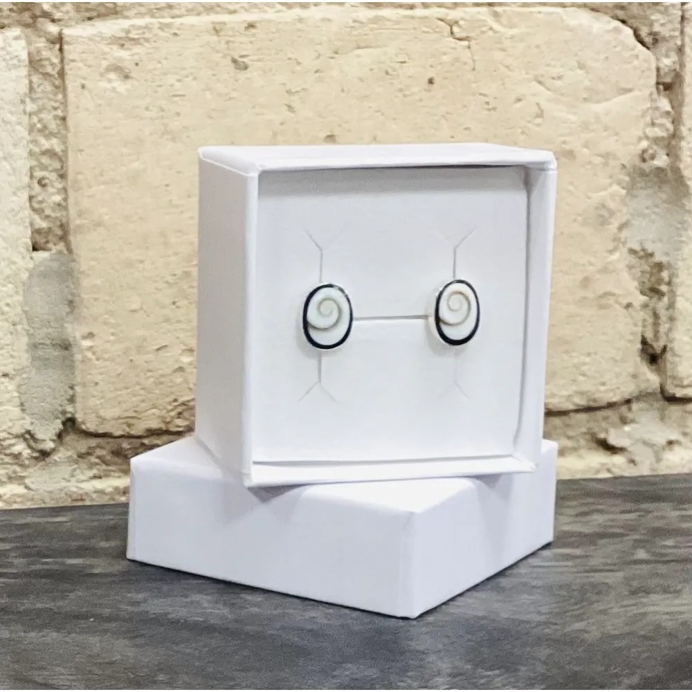 shiva studs black onyx